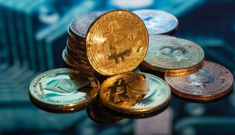 Ціна біткоїна стабілізувалася на рівні 112 тис. доларів на тлі торгівельної напруженості між США і Китаєм