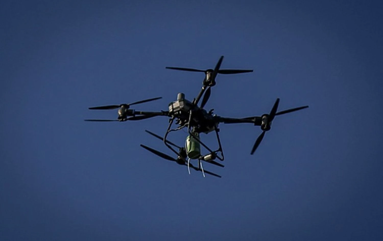 Над бельгійською військовою базою помітили рій з 15 дронів: військові розпочали розслідування