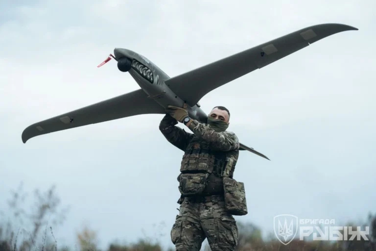 На фронті відбулося 108 бойових зіткнень: у Генштабі розповіли, де ворог діє найактивніше