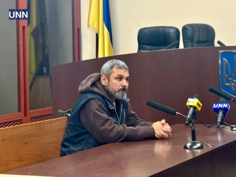 Підозра у сексуальному насильстві щодо студенток: суд арештував скандального режисера Білоуса