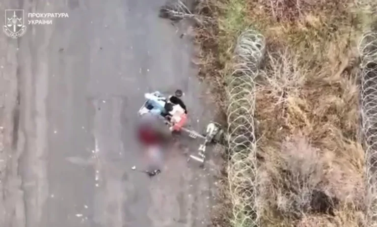 Їхали на мотоблоках за пенсією та продуктами: в Офісі Генпрокурора про смертоносну удар російського дрона по цивільних на Харківщині