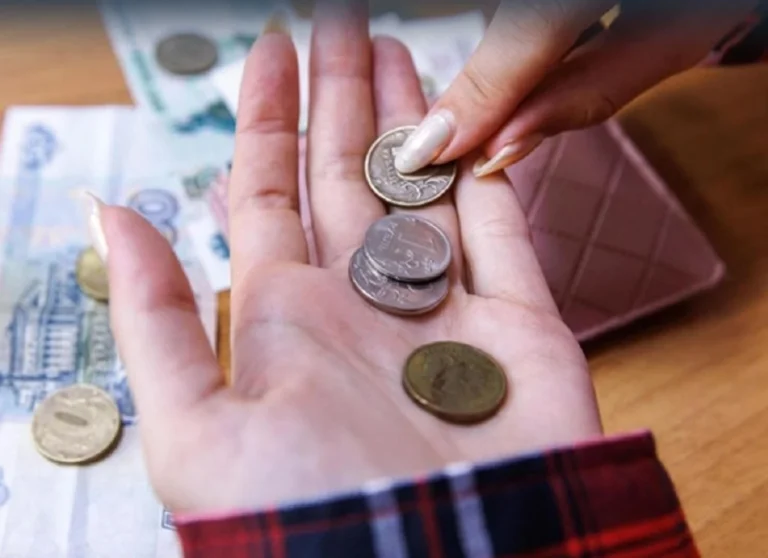 Матеріальне становище росіян погіршується: лише 8% відзначають збільшення статку - ЦПД