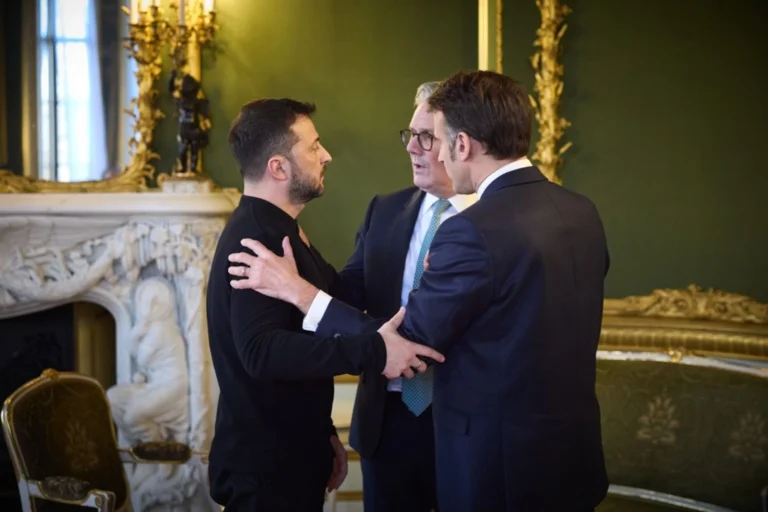 Зеленський, Макрон та Стармер обговорили з Умєровим і Віткоффом підсумки переговорів України та США у Флориді