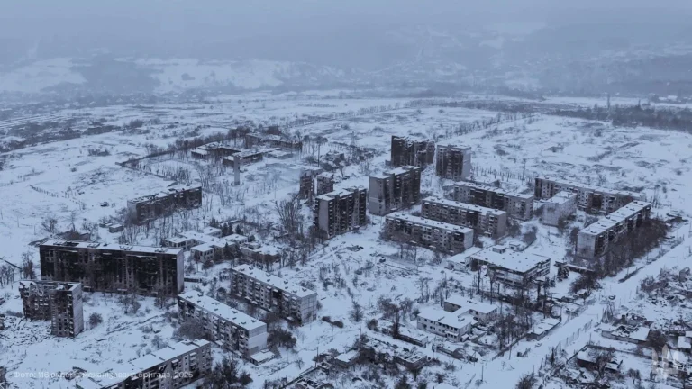 Колись затишний та мирний: українські військові показали зруйнований окупантами Куп'янськ