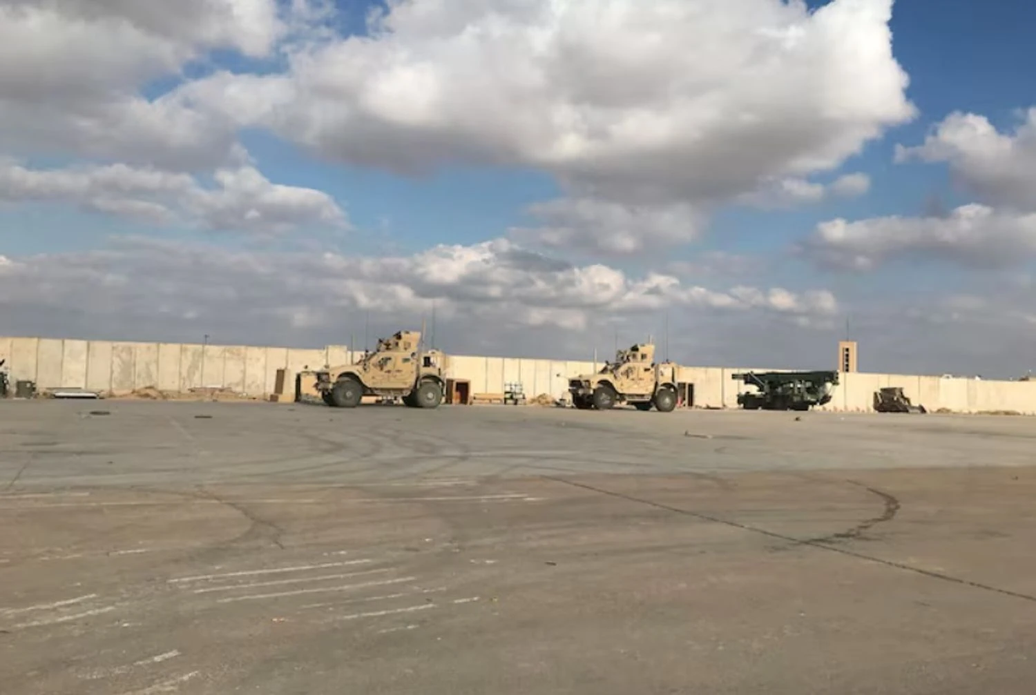 Іракська армія взяла під повний контроль авіабазу Айн–ель–Асад після виведення військ США