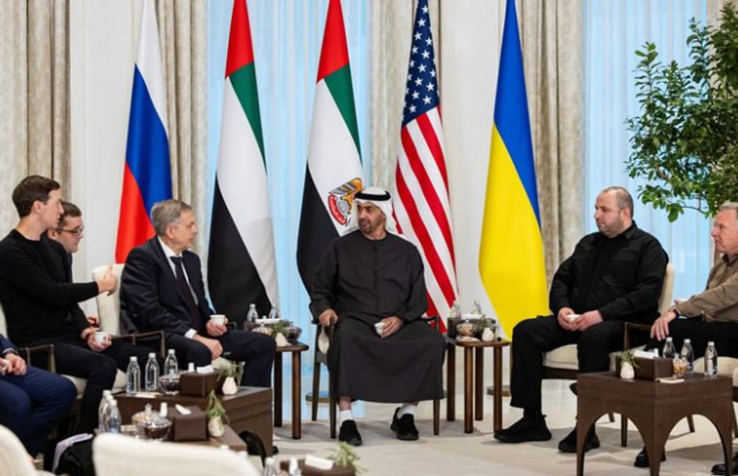 У Білому домі заявили, що переговори США, України і рф в Абу-Дабі мали “історичний характер”