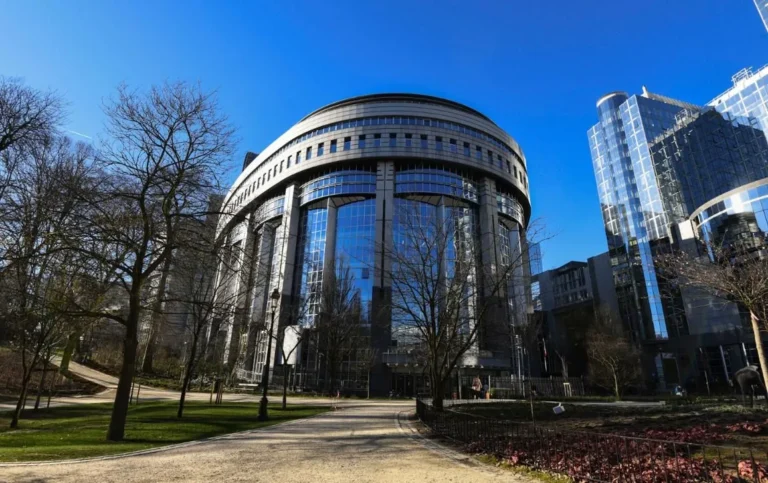 Європарламент схвалив кредит для України на €90 млрд