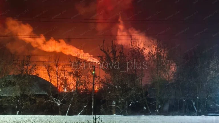У російській твєрі пролунали вибухи: горить хімзавод - ЗМІ