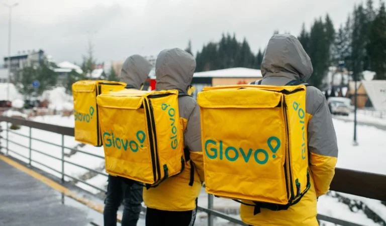 Списання тисяч гривень чайових: у Glovo заявили про технічний збій, гроші обіцяють повернути
