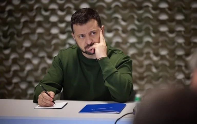 "Це несподіванка" - Зеленський прокоментував зміну керівника делегації рф на переговорах