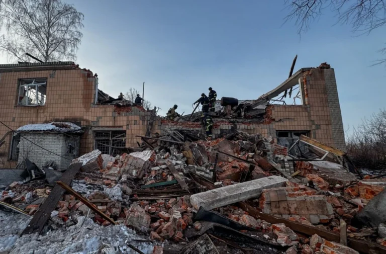 рф вдарила по агрофірмі на Сумщині - дві жінки загинули, одна травмована