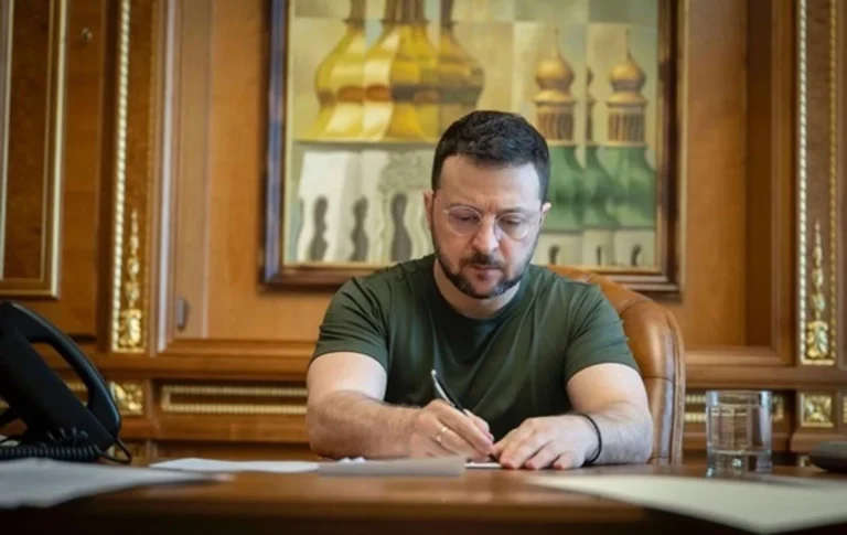 Зеленський підписав закон про протидію дискримінації та сексуальним домаганням у війську