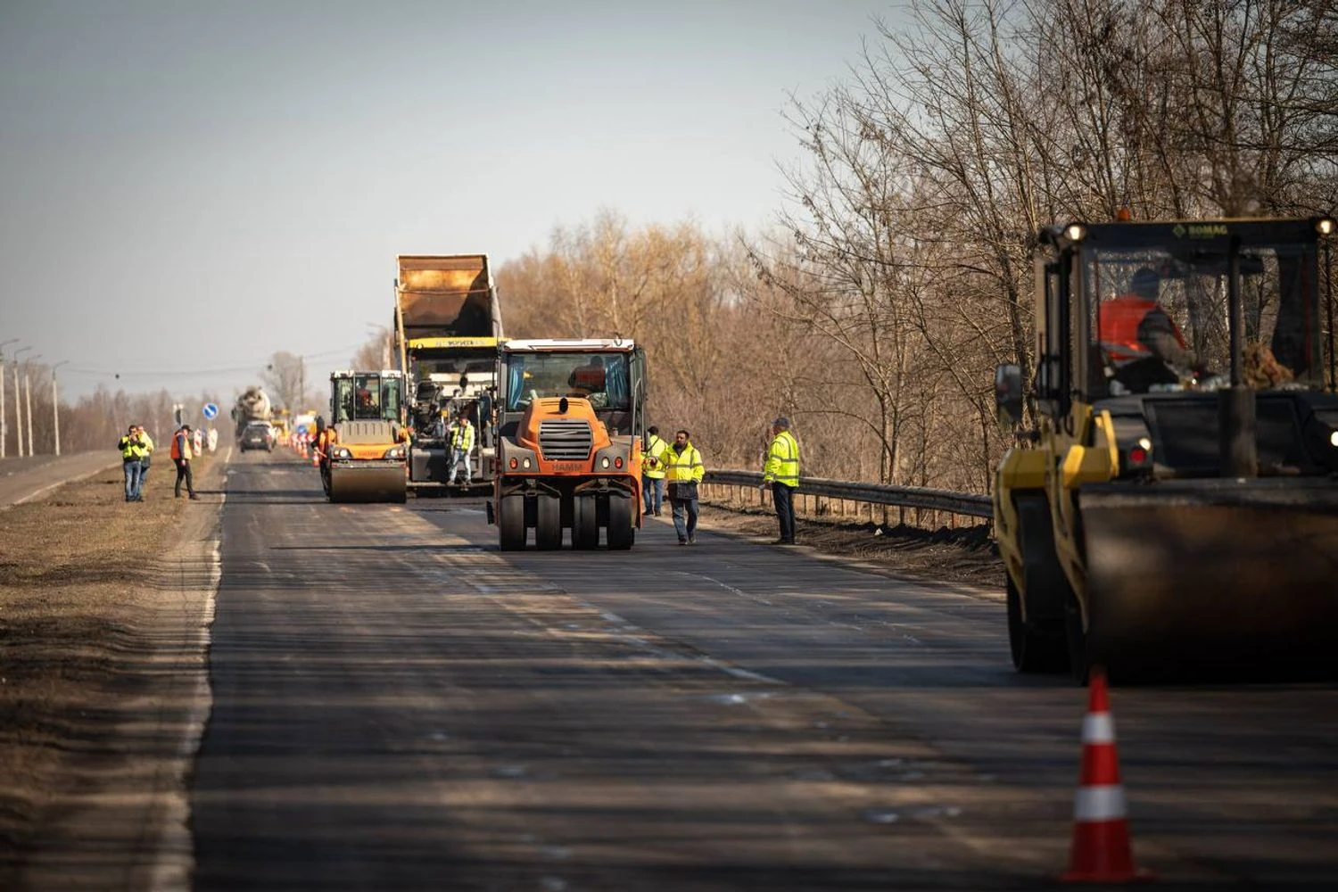 Захист від дронів і евакуаційні коридори - які дороги ремонтують насамперед