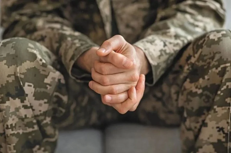 У Львові пасажир напав на контролера, його допоміг затримати військовий