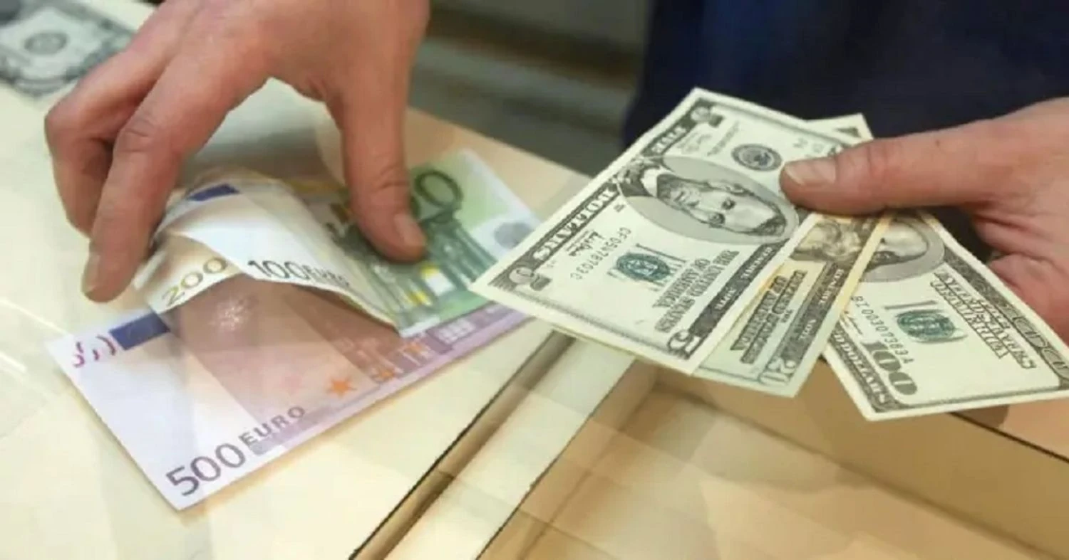 Курс валют від НБУ: долар та євро дешевшають