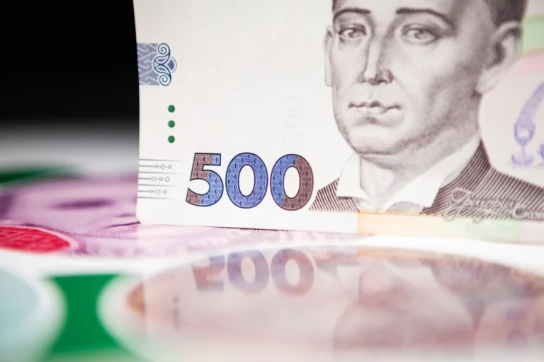Кабмін схвалив пакет податкових законопроєктів у межах зобов