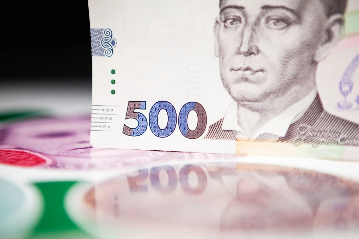Кабмін схвалив пакет податкових законопроєктів у межах зобов
