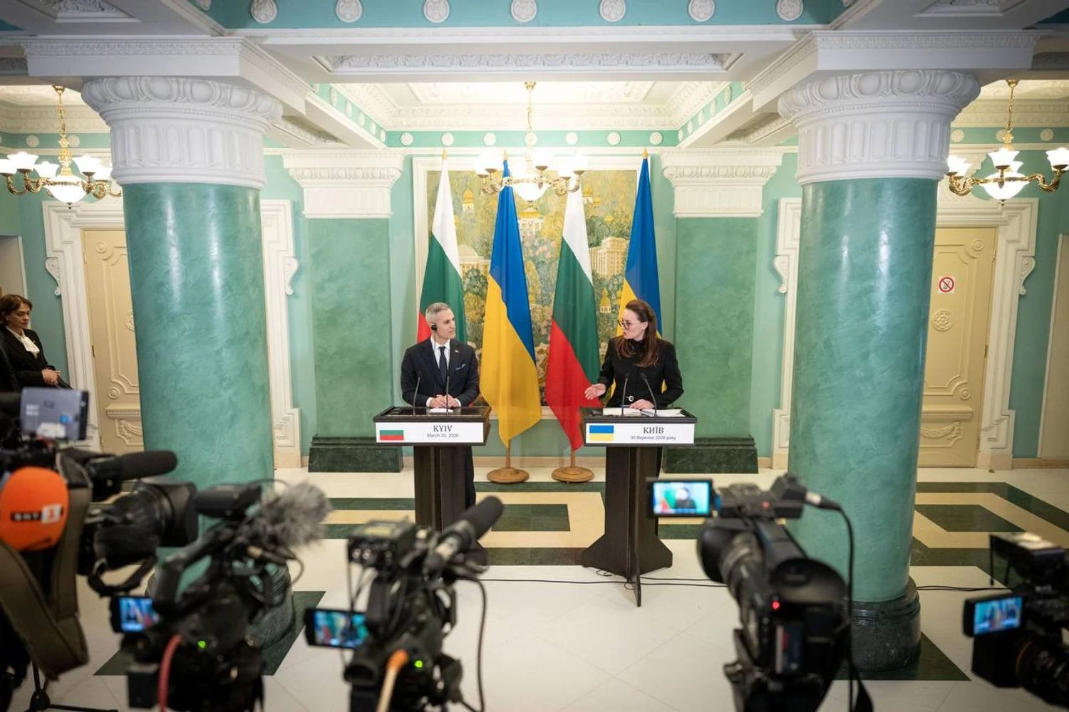 Україна та Болгарія обговорили постачання дизелю, а також збільшення поставок газу в рамках Транс-Балканського маршруту