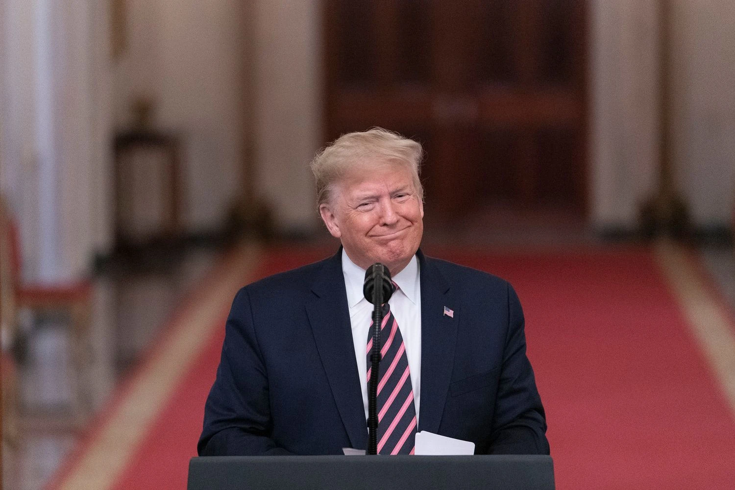 "Черговий блеф": чиновники не бачать ознак перетворення риторики Трампа щодо НАТО на дії
