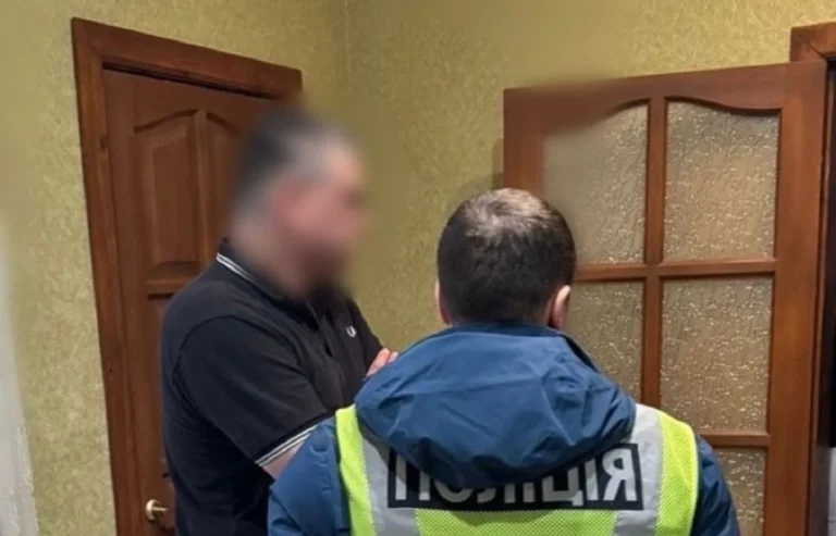 У Києві чоловік за 1700 доларів