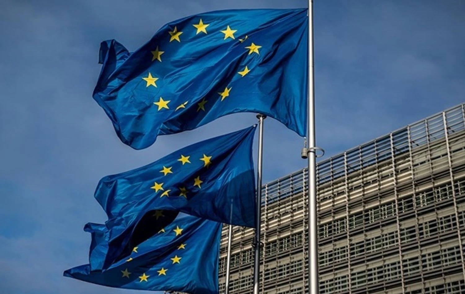 ЄС вже обговорює 21-й пакет санкцій проти рф та шукає вікно можливостей для ухвалення 20-го - ЗМІ