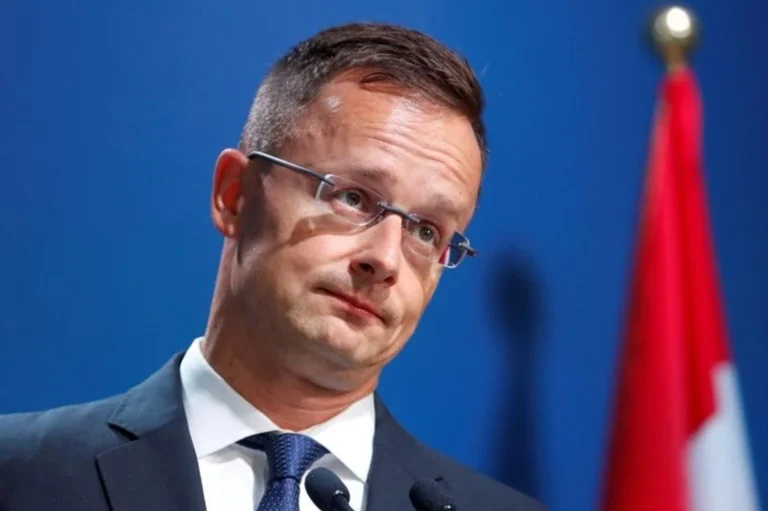Сіярто вважає, що українці та Європа
