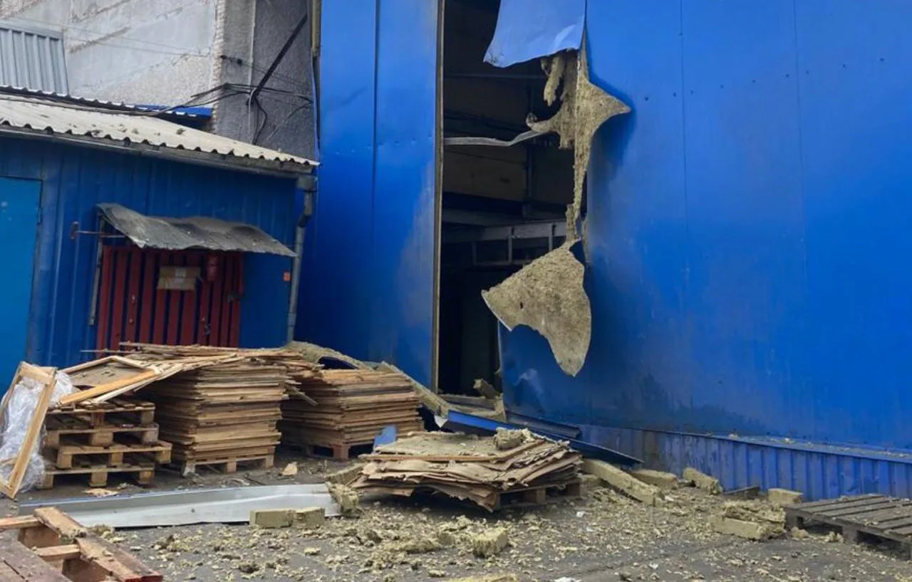 росіяни вдарили дроном по підприємству на Харківщині - є постраждалі працівники