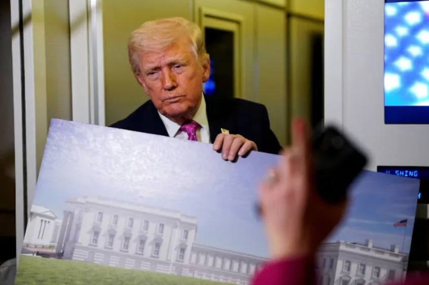 Демократи звинуватили Трампа у відірваності від проблем американців через проєкт бальної зали Білого дому