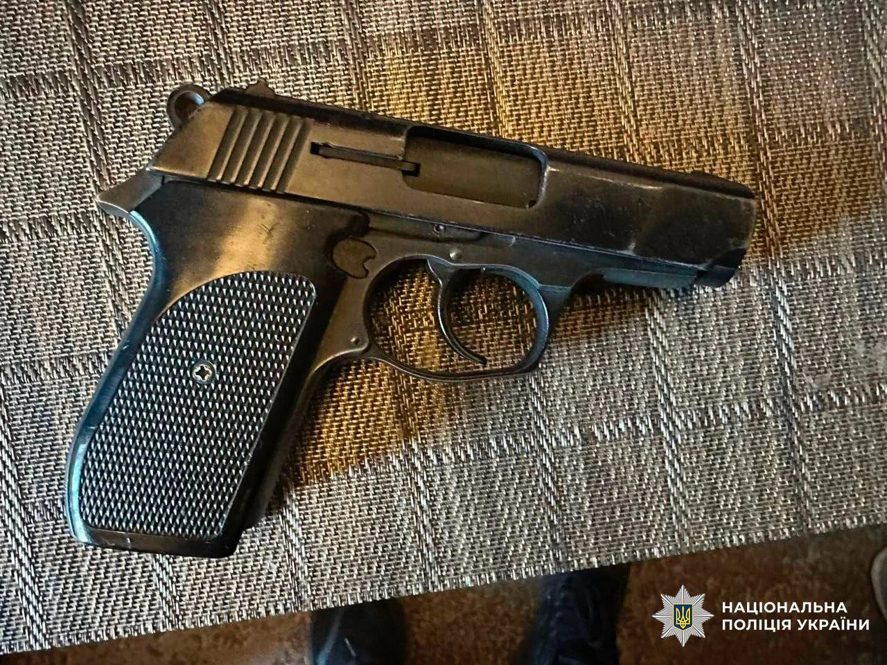 У Києві жінка вистрелила у чоловіка через зауваження про шум у дворі - поліція