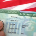 Нові правила отримання грін-карт: Трамп вимагає від заявників покинути США