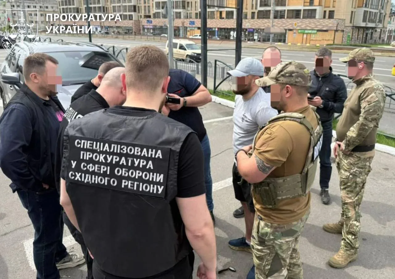 Отримав 11 тис. доларів за