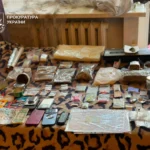 У Києві затримали організатора нарковечірок – у нього вдома знайшли 2,5 кг наркотиків та психотропів “на будь-який смак”