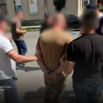 На Тернопільщині посадовець ТЦК за гроші обіцяв зняття з розшуку, його затримали
