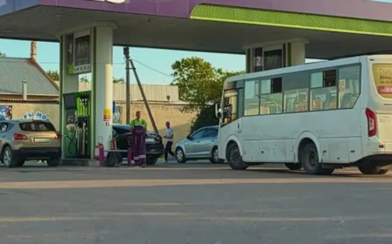 Паливна криза в Криму паралізує громадський транспорт через черги на заправках - ЦНС