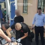 У Запоріжжі виявили "приватний заклад" у квартирі, де під виглядом "догляду" літніх людей позбавляли гідності – омбудсманУ Запоріжжі в квартирі 40 кв. м виявили 8 людей, більшість маломобільних, в умовах антисанітарії. Після втручання омбудсмана їх
евакуювали, відкрито кримінальне провадження.Суспільство • 16 липня, 17:31 • 21240 перегляди