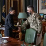 Зеленський зустрівся з військовим і письменником Ілларіоном Павлюком: обговорили технологізацію оборони