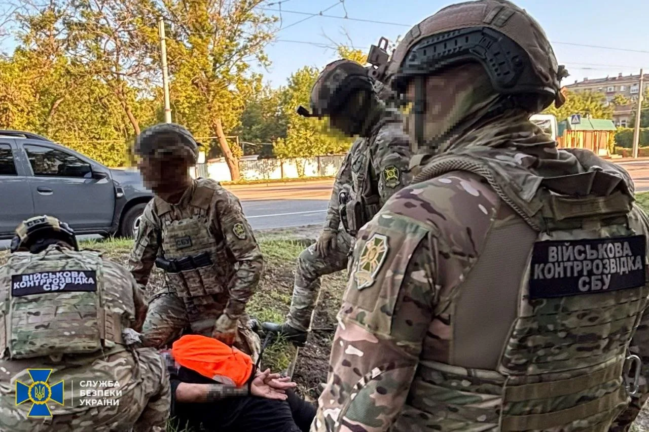 СБУ затримала агентів фсб, які планували ліквідувати декілька десятків українських військових на