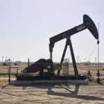 Нафта завершує місяць із найбільшим зростанням із березня через загострення конфлікту США та ІрануСвітові ціни на нафту зросли приблизно на 21% у липні через ескалацію конфлікту між США та Іраном. Американська нафта WTI
торгується біля 84 доларів за барель, а Brent — близько 89 доларів.Економіка • 31 липня, 02:15 • 4374 перегляди